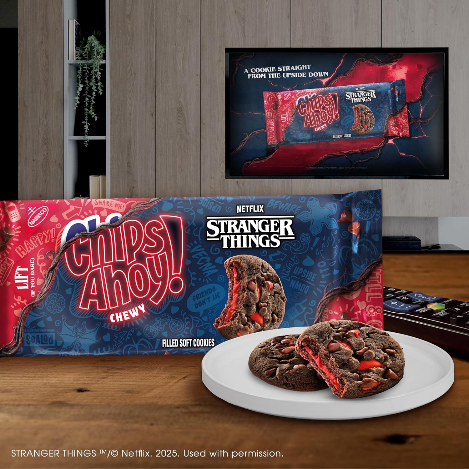 Chips Ahoy! Stranger Things Chewy Chocolatey Strawberry-Flavored Filled Soft Cookies